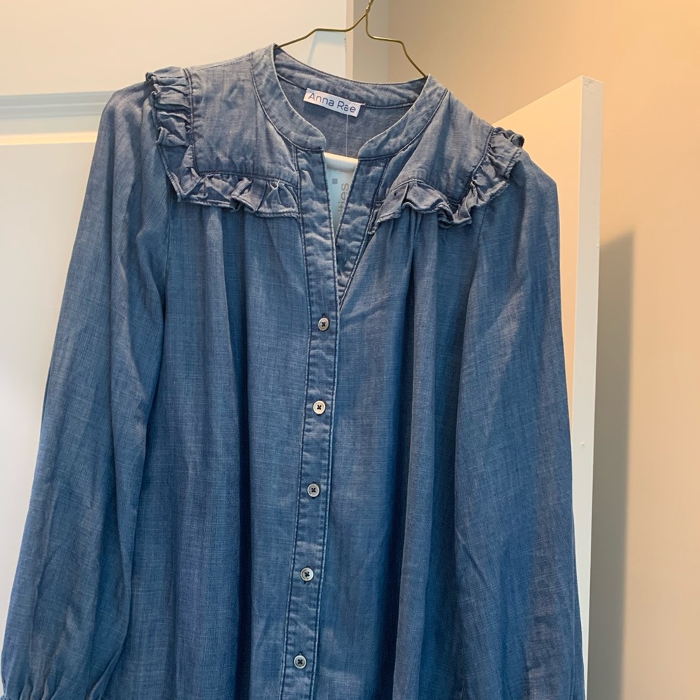 Anna Rae chambray top
